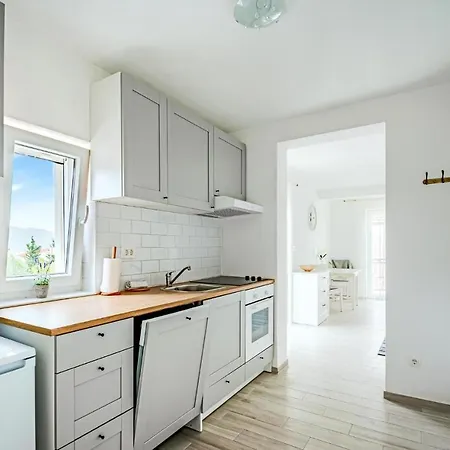 Stunning In With Kitchen *