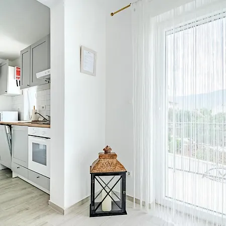 Appartement Stunning In With Kitchen Orebić