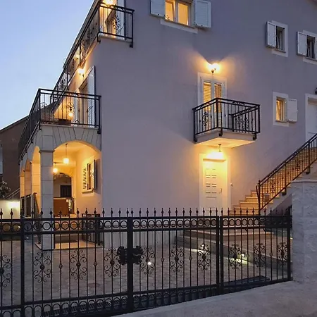 Stunning In With Kitchen Daire *